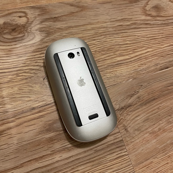 Apple Magic Mouse - Picture 2 of 3